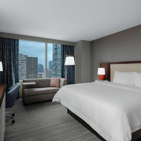 Hampton Inn Chicago Mccormick Place Exterior foto